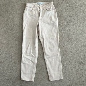 Hollister curves high rise mom Jean